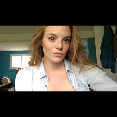 Profile Picture of Aly (@Alyson_Elliott) on Twitter