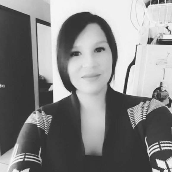 Profile Picture of Lorena Head (@reena72) on Poshmark