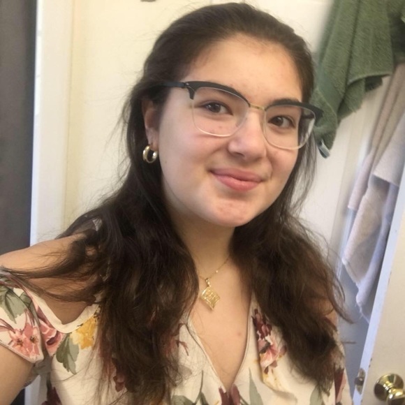 Profile Picture of Kyra Aboujaoude (@kyrartist) on Poshmark