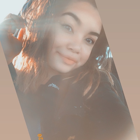 Profile Picture of Wilmaris Sanchez (@wilmariss) on Poshmark