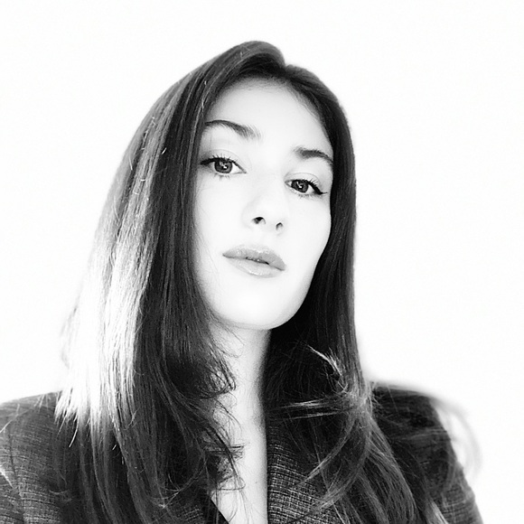 Profile Picture of Sophia Andrikopoulos (@countingmycats) on Poshmark