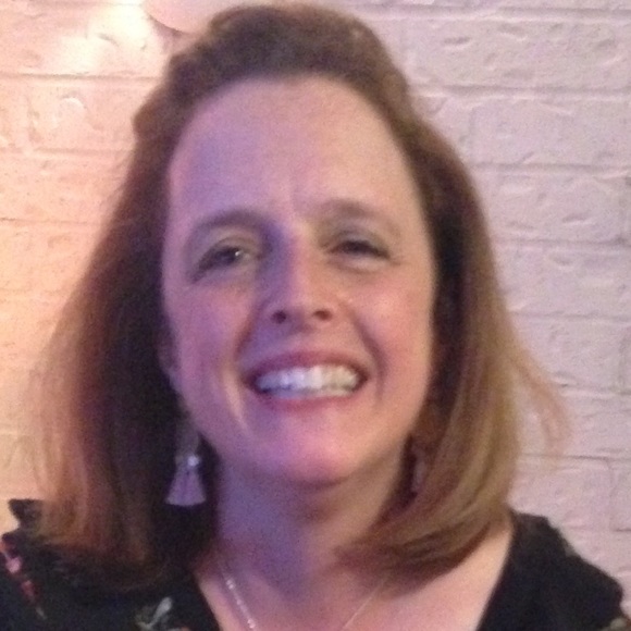 Profile Picture of Rhonda Manning (@rhondamanning) on Poshmark