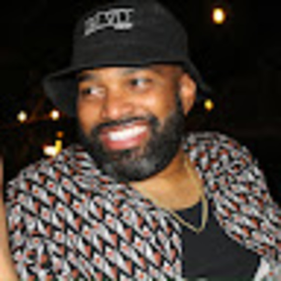 Profile Picture of Tavaris Moore (@tavarismoore91) on Poshmark