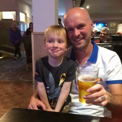 Profile Picture of Matthew Perry (@reznick1) on Twitter