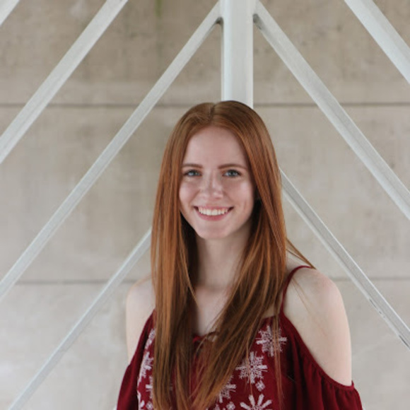 Profile Picture of Grace Bulkeley (@gracebulkeley) on Poshmark