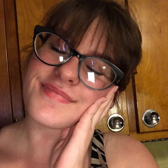 Profile Picture of Melissa Murin (@missym20) on Poshmark