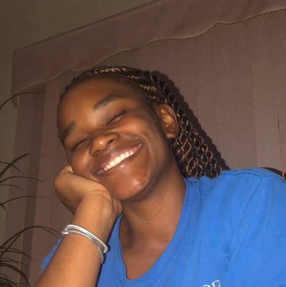 Profile Picture of Sasha Freeman (@sxsxa) on Poshmark