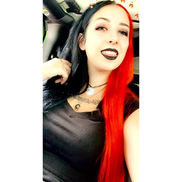 Profile Picture of Abby Bovenzi (@abbybovenzi) on Poshmark