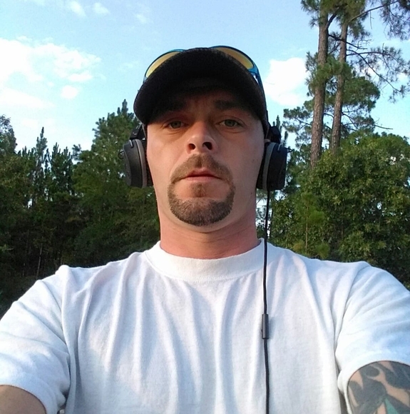 Profile Picture of Dustin Perrigan (@dizzle8334) on Poshmark