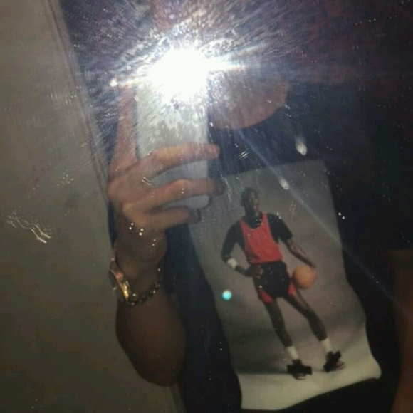 Profile Picture of Joe Castillo (@joereckz) on Poshmark