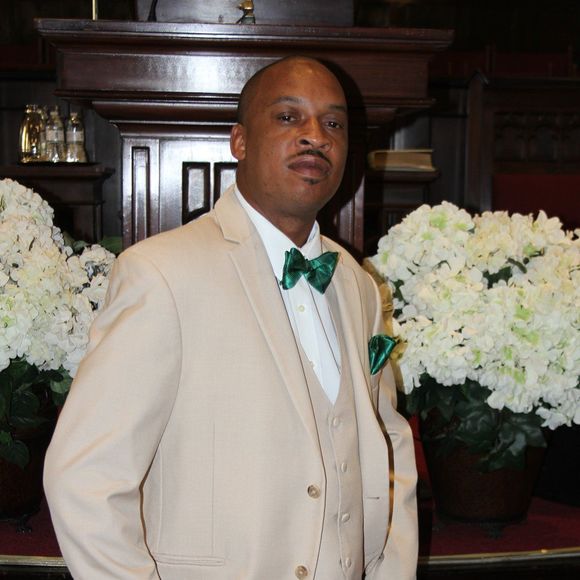 Profile Picture of Tim Cunningham (@timcunningha681) on Poshmark