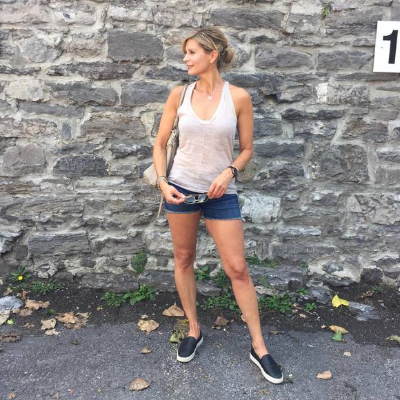 Profile Picture of Tracey Caine (@tracey_caine) on Poshmark