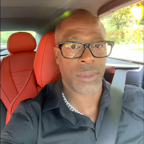 Profile Picture of Larry Reddick (@reddick70) on Poshmark