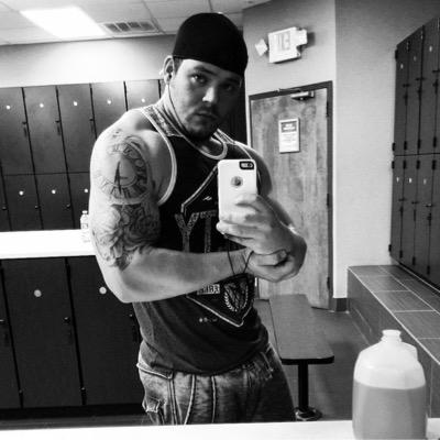 Profile Picture of Hugh Cofty (@PoeticMuscle) on Twitter