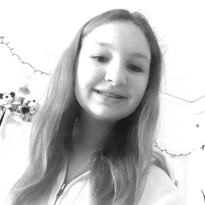 Profile Picture of Chloe Fowler (@chloefowler_lol) on Twitter