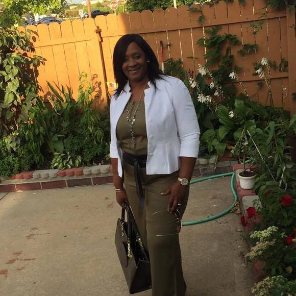 Profile Picture of Donna Coombs (@quincy25) on Poshmark