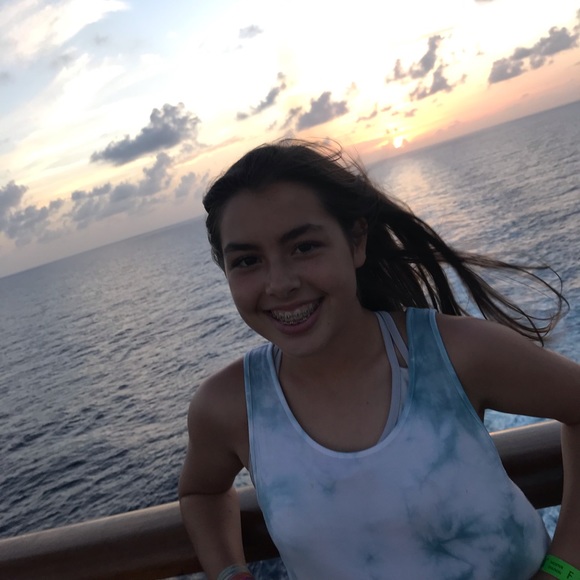 Profile Picture of Landry Fuentes (@landry_fuentes) on Poshmark