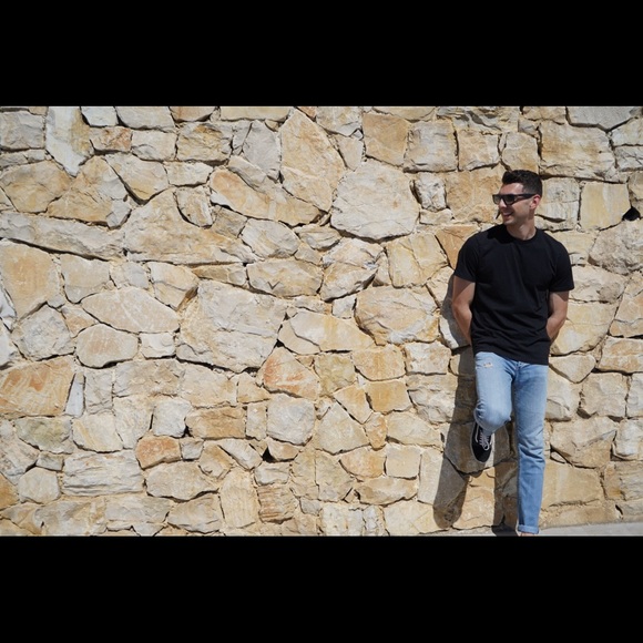 Profile Picture of Sam Edmonds (@sedmonds2) on Poshmark