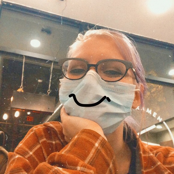 Profile Picture of Savannah Hansen (@savvayrose) on Poshmark