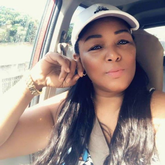 Profile Picture of Belleza Gil (@bellezagil) on Poshmark