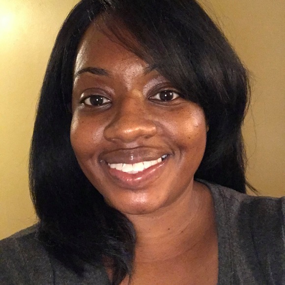 Clarrisa Montique - Poshmark Profile Picture of Clarrisa Montique (@clairsage) on Poshmark