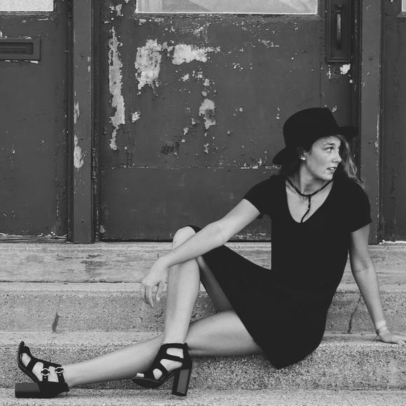 Profile Picture of Harley Boocher (@harley_boocher) on Poshmark