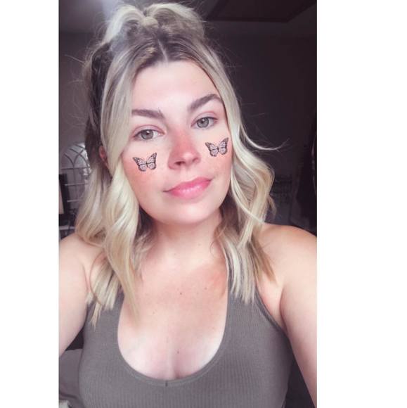 Profile Picture of Erica Harter (@ericaharter) on Poshmark