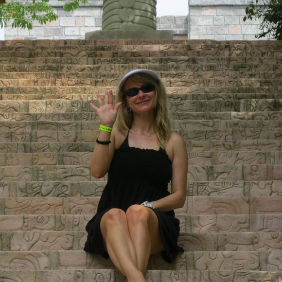 Profile Picture of Lisa Adolph (@lisa_adolph) on Poshmark