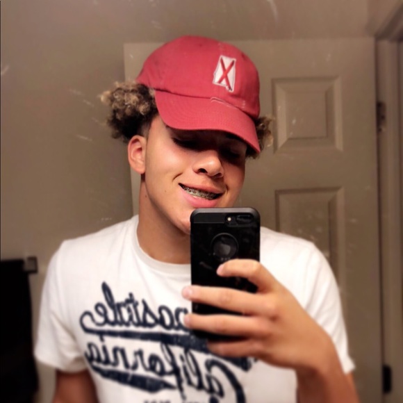 Profile Picture of Tyler Hinkle (@2ktytho) on Poshmark