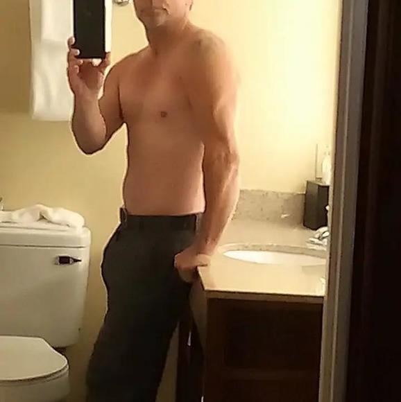 Profile Picture of Wayne Logemann (@waynelogemann) on Poshmark