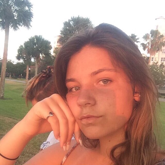 Profile Picture of Mariah Donnally (@mariahdonn) on Poshmark