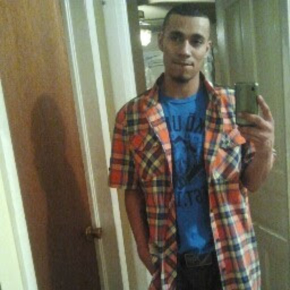 Profile Picture of Yusef Kindle (@yusefkindle) on Poshmark