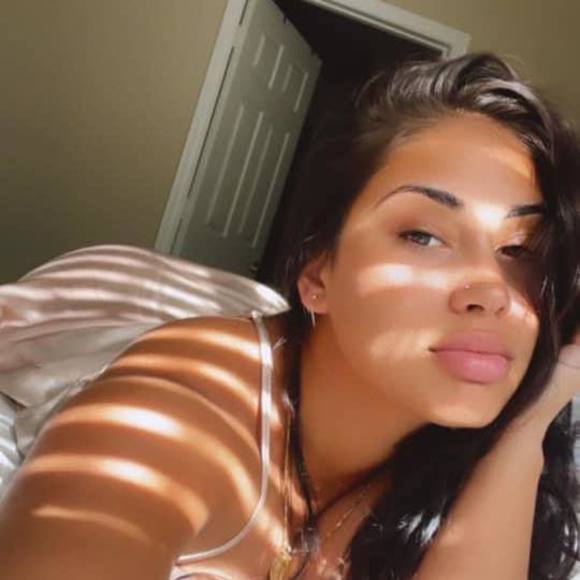 Profile Picture of Kassandra Ayala (@kassandraaya639) on Poshmark