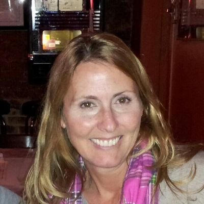 Profile Picture of Lisa Petruzzi (@lrpetruzzi) on Twitter