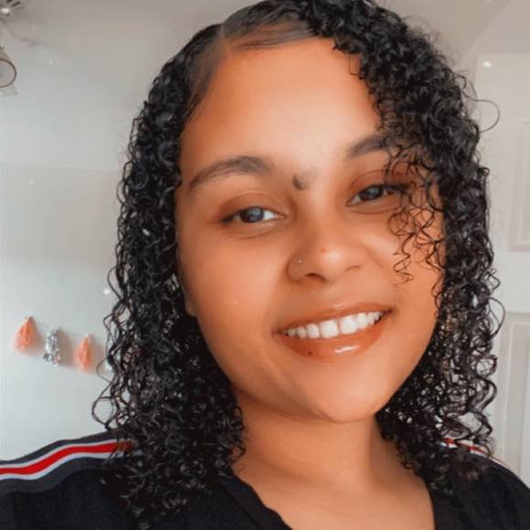 Profile Picture of Alaysia Woolfolk (@alaysiareign13) on Poshmark