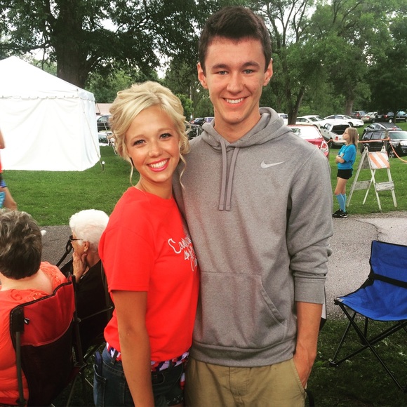 Profile Picture of Adam Randles (@aran03) on Poshmark