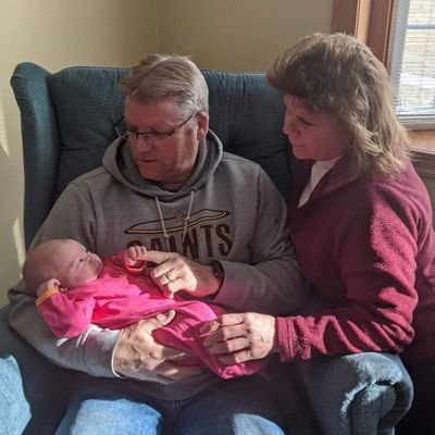 Profile Picture of Vicki Oleary (@VickiOleary7) on Twitter