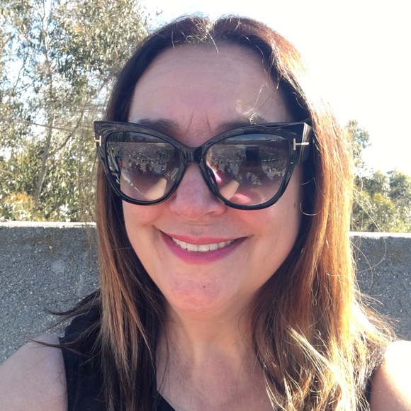 Profile Picture of Paula Black (@paula_black) on Poshmark