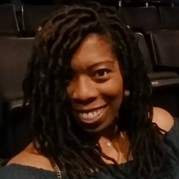 Profile Picture of Shalonda Kenebrew (@skenebrew) on Poshmark