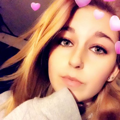 Profile Picture of Ariel Starr (@AngelicRebel420) on Twitter