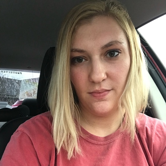 Profile Picture of Morgan Decross (@mdecross) on Poshmark