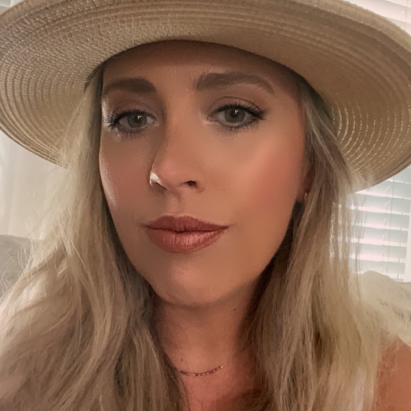 Profile Picture of Erika Boyce (@elboyce) on Poshmark
