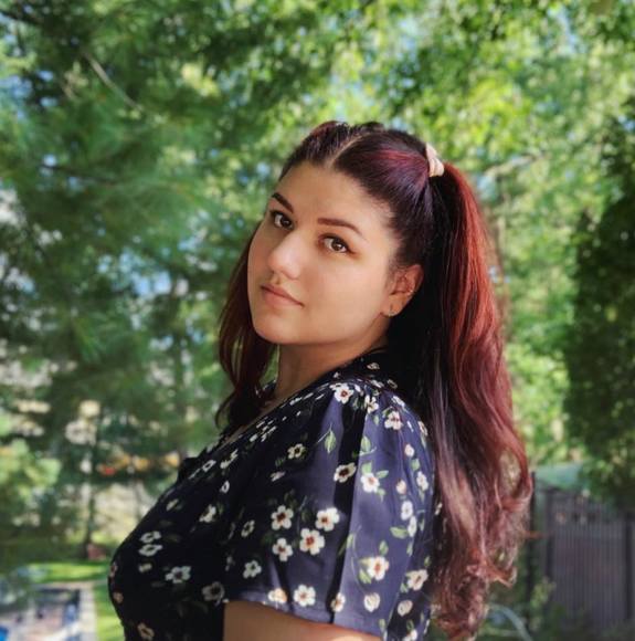 Profile Picture of Simona Innocenti (@ssimonaa) on Poshmark