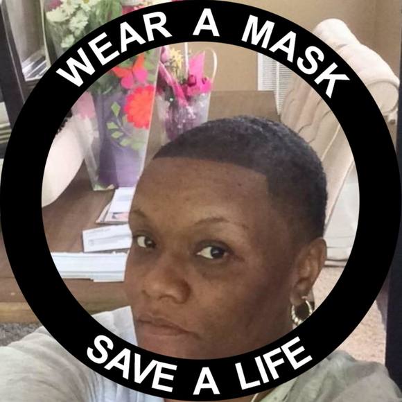 Profile Picture of Linda Mccarthy (@mrzlinda) on Poshmark