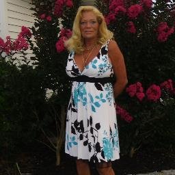 Profile Picture of Elizabeth Wright (@buddy20152) on Twitter