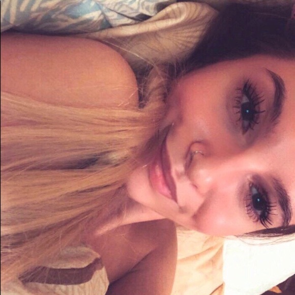 Jeneen Moore - Poshmark Profile Picture of Jeneen Moore (@jeneenmoore123) on Poshmark