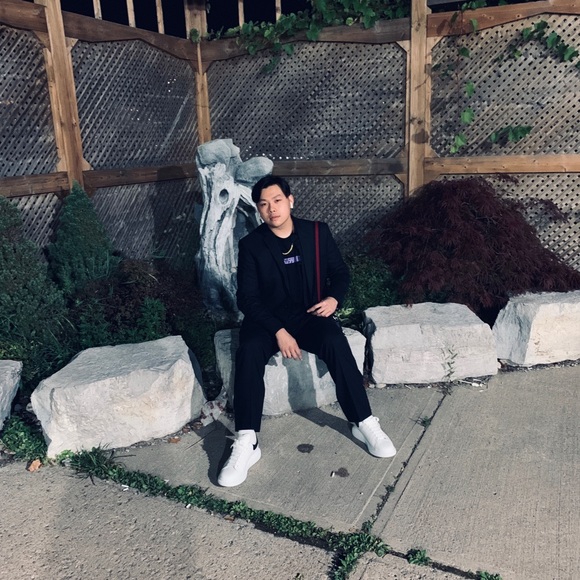 Profile Picture of Andy Zeng (@madeinchjna) on Poshmark