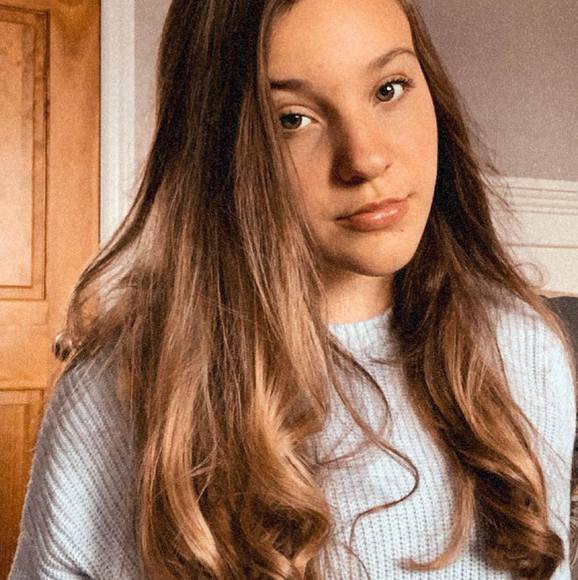 Profile Picture of Julia Destefano (@juliadestefan0) on Poshmark