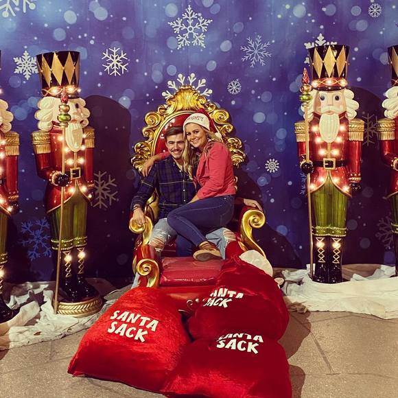 Profile Picture of Kelsie Dessent (@kelsiedessent) on Poshmark