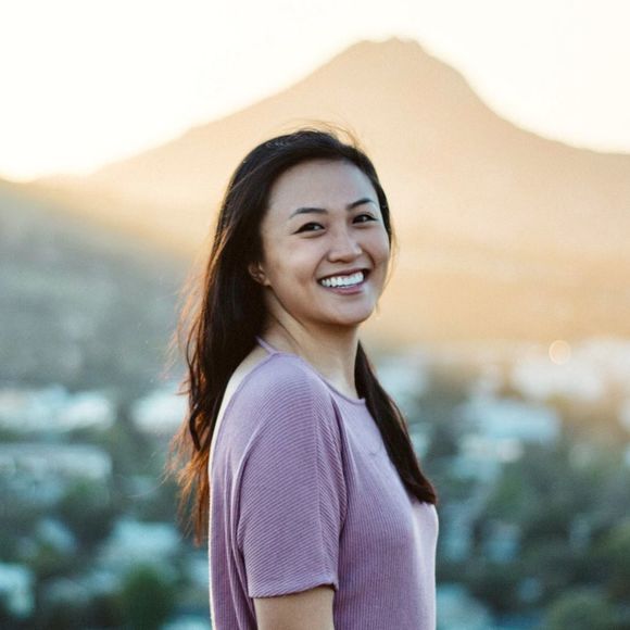 Profile Picture of Holly Haraguchi (@hollzzzz) on Poshmark